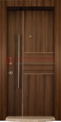 Коричневая входная дверь c МДФ панелью ЧД-12 в частный дом в Казани