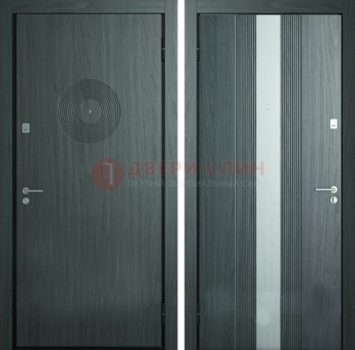 Темная железная дверь с МДФ и декоративной вставкой ДМ-25 в Казани