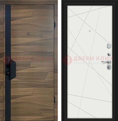 Стальная коричневая дверь МДФ c черной вставкой ДМ-267 в Казани
