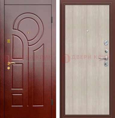 Красная металлическая дверь с МДФ панелями ДМ-368 в Казани