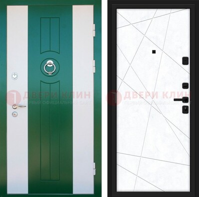 Зеленая железная дверь с панелями МДФ ДМ-369 в Казани