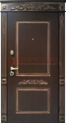 Входная дверь с массивом дуба в темном цвете ДМД-65 в Казани