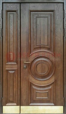 Коричневая двухстворчатая дверь с массивом дуба ДМД-71 в Казани