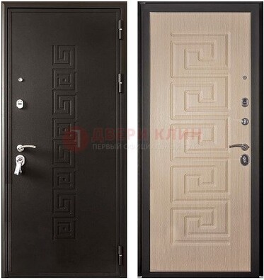 Коричневая стальная дверь с порошковым напылением с дизайном ДП-37 в Казани