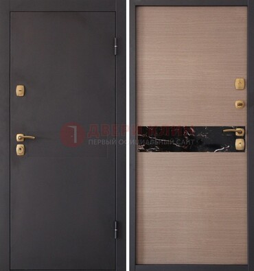 Коричневая металлическая дверь с порошковым окрасом ДП-82 в Казани