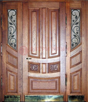 Парадная дверь со стеклом и ковкой ДПР-35 для загородного дома в Казани