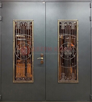 Входная металлическая парадная дверь со стеклом и ковкой ДПР-81 в Казани