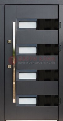 Черная стальная дверь МДФ хайтек со стеклом ДС-16 в Казани