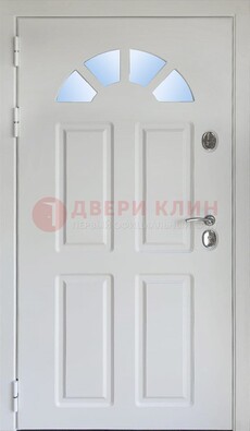 Белая стальная дверь МДФ со стеклом для дома ДС-37 в Казани
