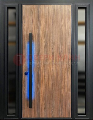 Коричневая металлическая дверь со стеклом ДС-69 в Казани