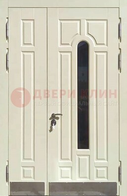 Белая двухстворчатая металлическая дверь со стеклом ДС-71 в Казани