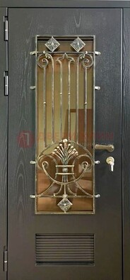 Одностворчатая железная дверь со стеклом и ковкой для дома ДСК-101 в Казани