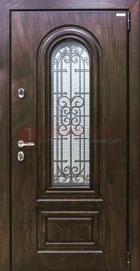 Темная филенчатая железная дверь со стеклом и ковкой ДСК-102 в Казани