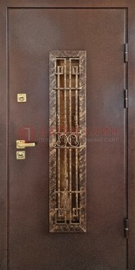Металлическая дверь с порошковым напылением со стеклом и ковкой ДСК-110 в Казани