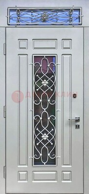 Белая железная дверь со стеклом и ковкой с верхней фрамугой ДСК-112 в Казани
