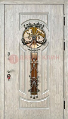 Светлая железная дверь со стеклом ковкой для коттеджа ДСК-134 в Казани