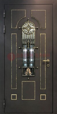 Темная входная дверь Винорит со стеклом и ковкой ДСК-211 в Казани