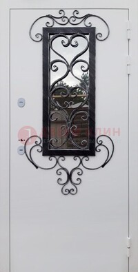 Белая уличная дверь Порошок со стеклом и ковкой ДСК-222 в Казани