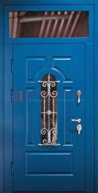 Синяя железная филенчатая дверь со стеклом и ковкой ДСК-97 в Казани