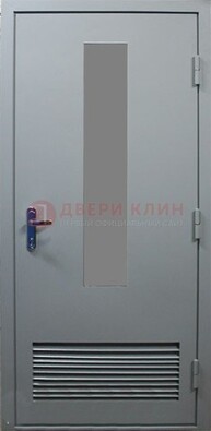 Серая металлическая техническая дверь с декоративной вставкой ДТ-14 в Казани