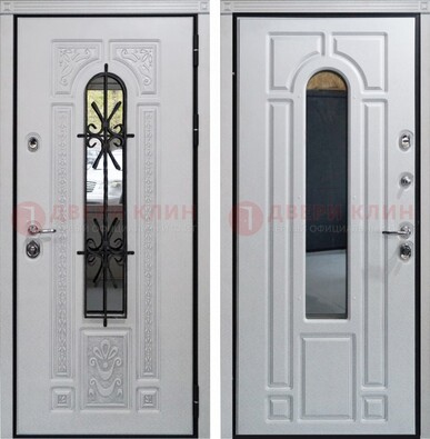Белая стальная дверь с виноритом и ковкой снаружи ДВТ-197 в Казани