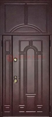 Коричневая железная дверь с виноритом и верхней фрамугой ДВТ-243 в Казани