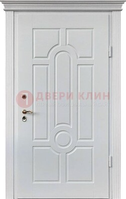 Белая уличная дверь с виноритом для дома ДВТ-247 в Казани