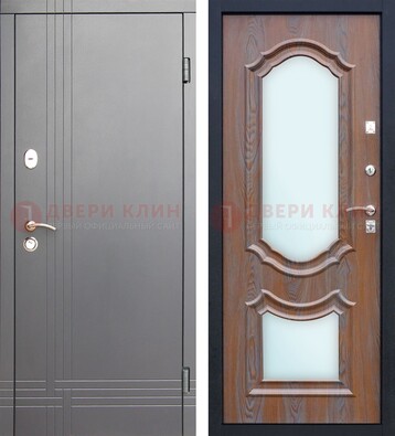 Серая входная дверь со светлой МДФ и зеркалами внутри ДЗ-77 в Казани